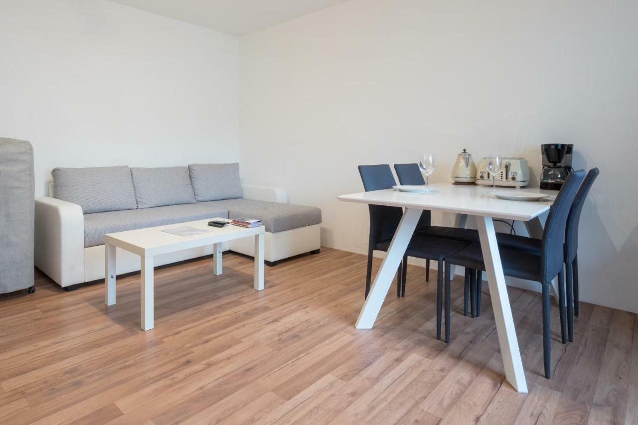 Ferienwohnung Spacious With Balcony Wien Exterior foto