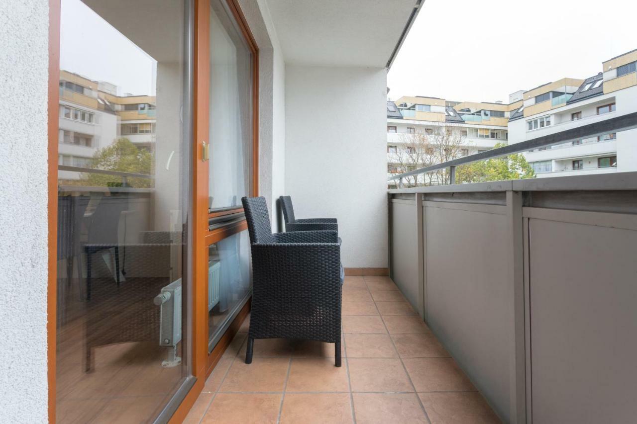 Ferienwohnung Spacious With Balcony Wien Exterior foto