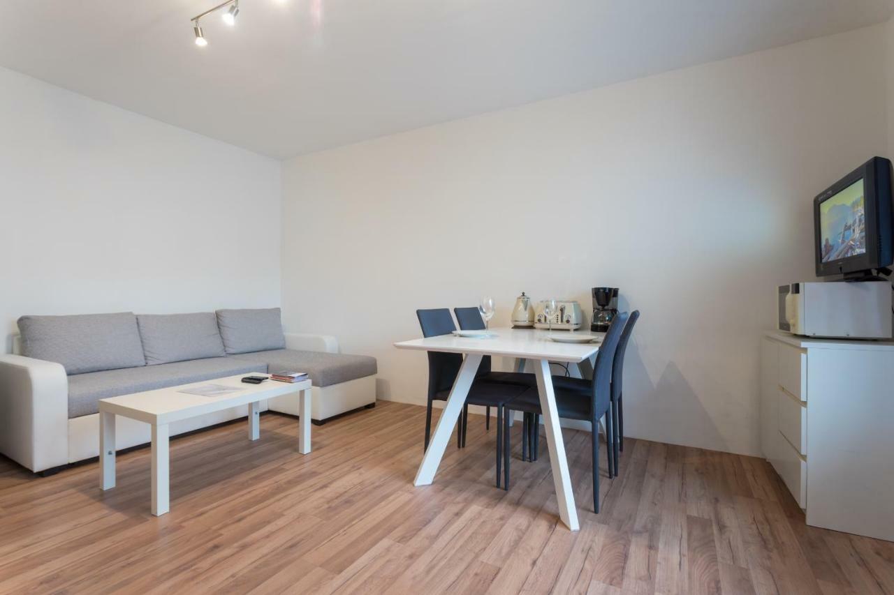 Ferienwohnung Spacious With Balcony Wien Exterior foto